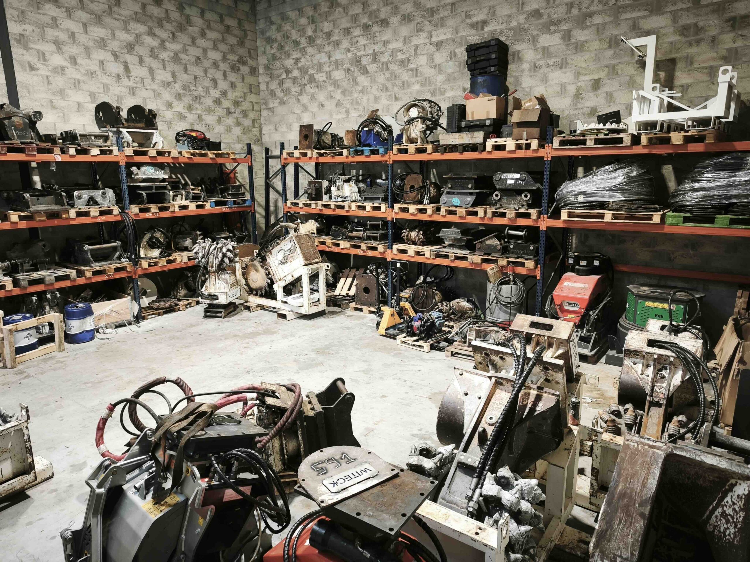 Parc d’outils hydrauliques Witeck disponibles pour la vente, la location et le SAV